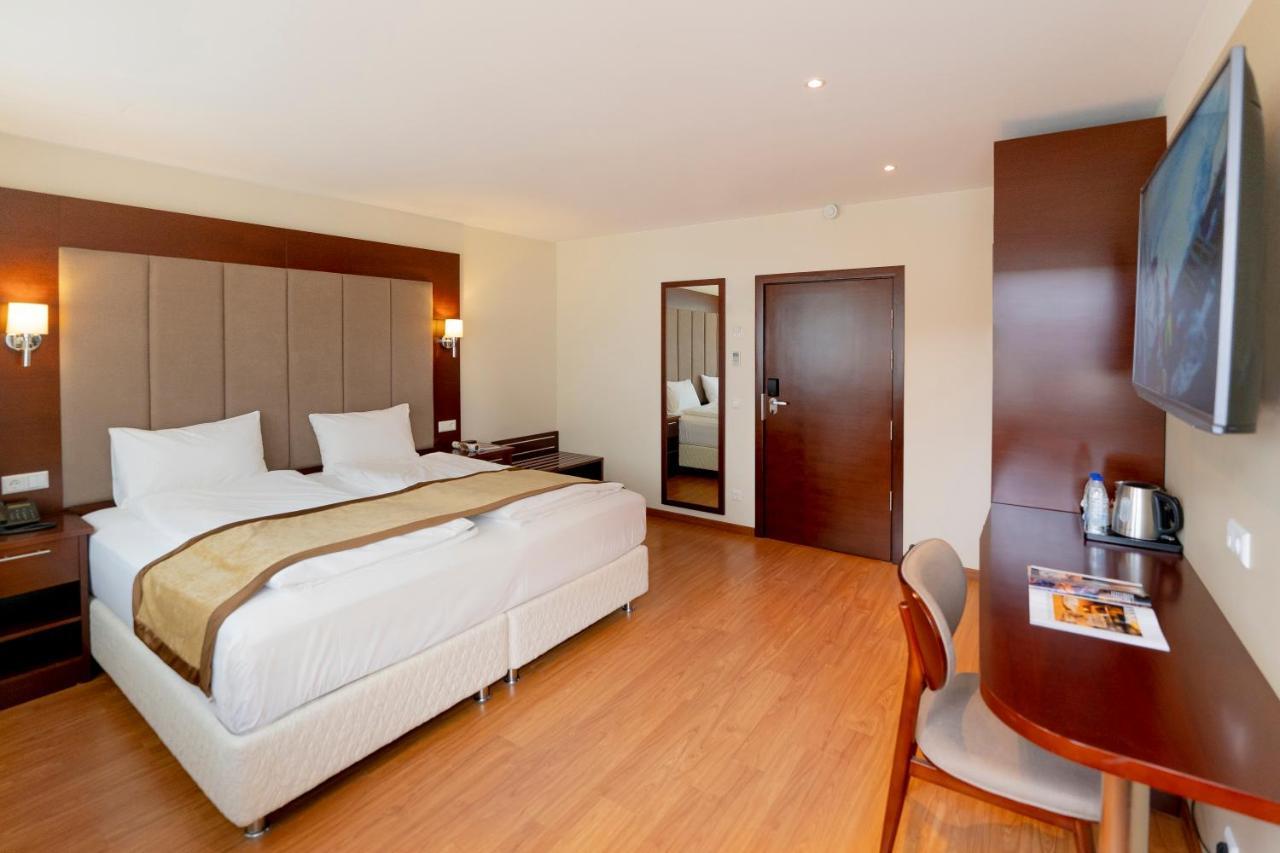 Palast Hotel Hürth Eksteriør bilde