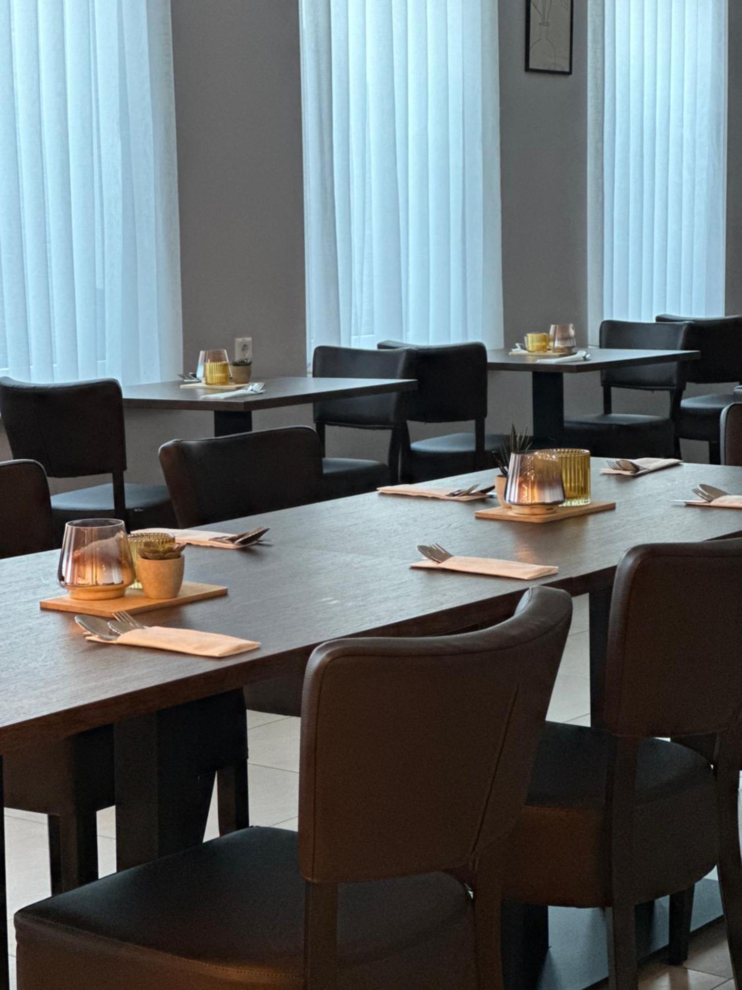 Palast Hotel Hürth Eksteriør bilde